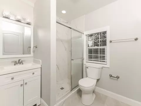 Bath - 507 N Lee St, Bloomington, IL 61701 photo 2 of 5