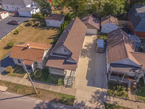 View/Area - 507 N Lee St, Bloomington, IL 61701 photo 1 of 4