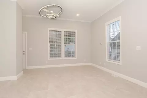 Living - 507 N Lee St, Bloomington, IL 61701 photo 1 of 7