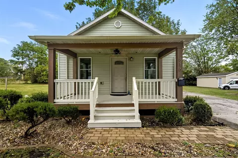 816 Bunn St, Bloomington, IL 61701 photo 3