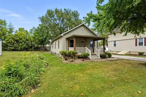 816 Bunn St, Bloomington, IL 61701 photo 2