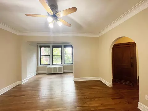 510 Madison St #1N, Oak Park, IL 60302