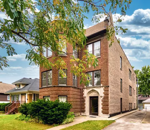 208 S Austin Blvd, Oak Park, IL 60304