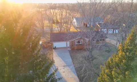 4015 Sunnyside Rd, Woodstock, IL 60098