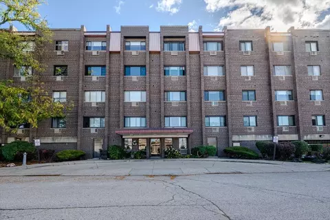 4623 N Chester Ave #110, Chicago, IL 60656