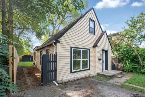 123 E Pineview Dr, Round Lake Park, IL 60073 photo 2