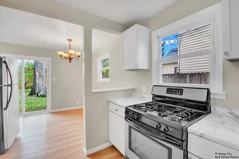 123 E Pineview Dr, Round Lake Park, IL 60073 photo 9