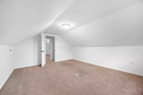 Bedroom - 9448 Elm Ave, Mokena, IL 60448 photo 6 of 6