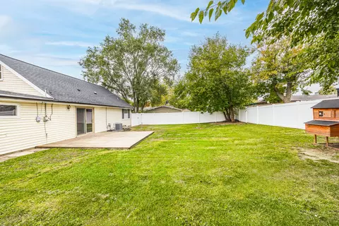 Exterior - 9448 Elm Ave, Mokena, IL 60448 photo 6 of 7