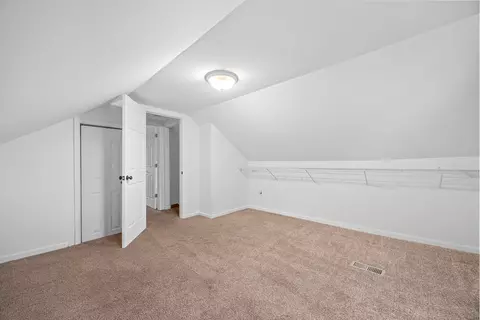 Bedroom - 9448 Elm Ave, Mokena, IL 60448 photo 5 of 6