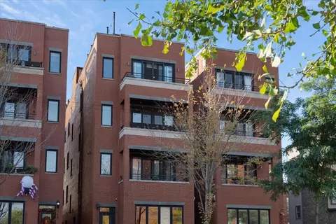 1463 W Grand Ave #4, Chicago, IL 60642