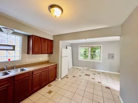 Kitchen - 11741 S Laflin St, Chicago, IL 60643 photo 2 of 4