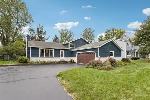 818 Bernadette Ln, Batavia, IL 60510