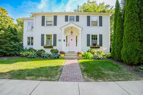 48 N Park Rd, La Grange, IL 60525