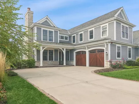 1775 Westbridge Cir, Lake Forest, IL 60045