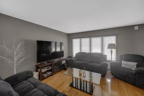 Living - 5309 W 63rd St, Chicago, IL 60638 photo 1 of 3