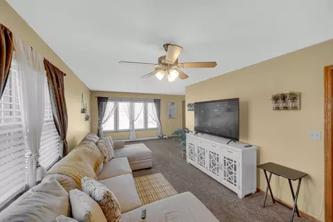 Living - 5309 W 63rd St, Chicago, IL 60638 photo 2 of 3