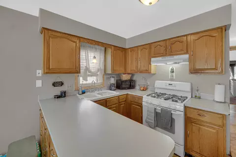 Kitchen - 5309 W 63rd St, Chicago, IL 60638 photo 4 of 4