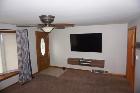 Living - Undisclosed, Kankakee, IL 60901 photo 11 of 11