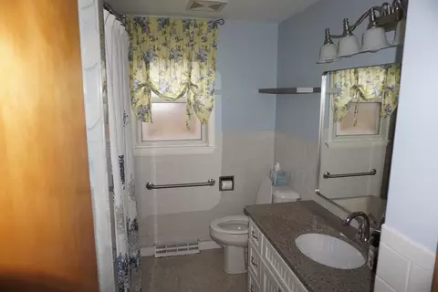 Bath - Undisclosed, Kankakee, IL 60901 photo 1 of 2