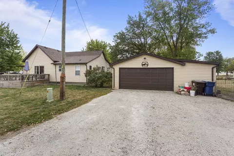 Exterior - 13 Willow St, Dewey, IL 61840 photo 3 of 5