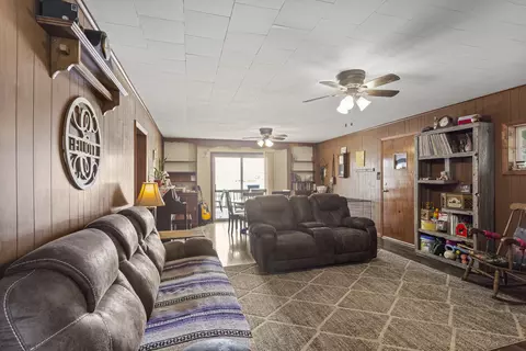 Living - 13 Willow St, Dewey, IL 61840 photo 2 of 3
