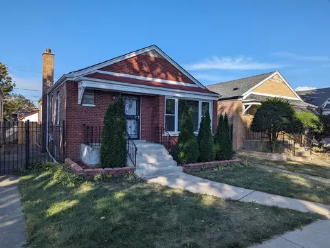 8936 S Ridgeland Ave, Chicago, IL 60617