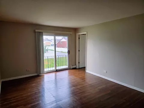 9561 Dee Rd #2D, Des Plaines, IL 60016 photo 3