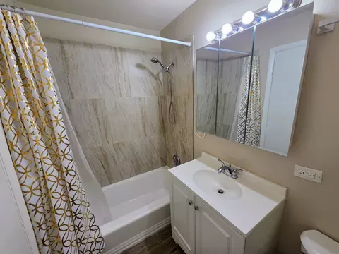 9561 Dee Rd #2D, Des Plaines, IL 60016 photo 6