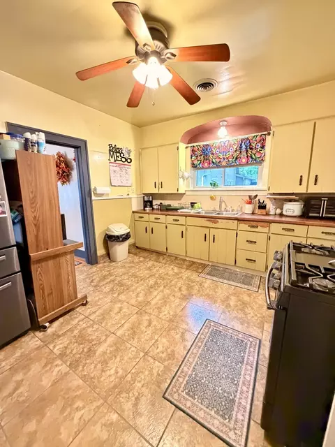 Kitchen - 329 W Devlin St, Spring Valley, IL 61362 photo 1 of 2