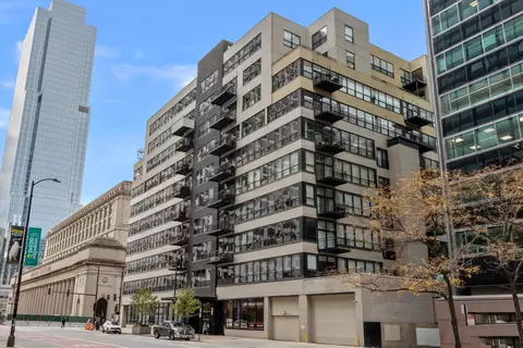130 S Canal St #624, Chicago, IL 60606