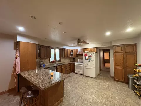 102 Maple St, Cedar Point, IL 61316 photo 5
