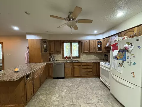 102 Maple St, Cedar Point, IL 61316 photo 4