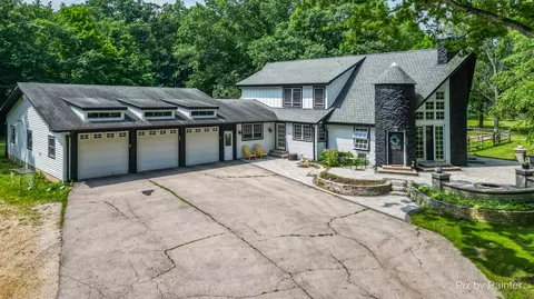 43 W135 Mcdonald Rd, Elgin, IL 60124