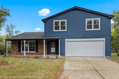 1425 Stonegate Rd, Naperville, IL 60540