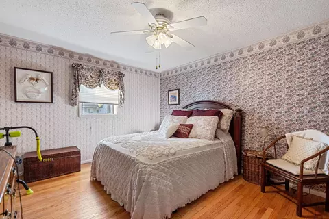 Bedroom - 700 N 8th Ave, Kankakee, IL 60901 photo 2 of 2