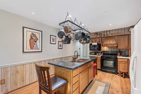 Kitchen - 700 N 8th Ave, Kankakee, IL 60901 photo 1 of 2