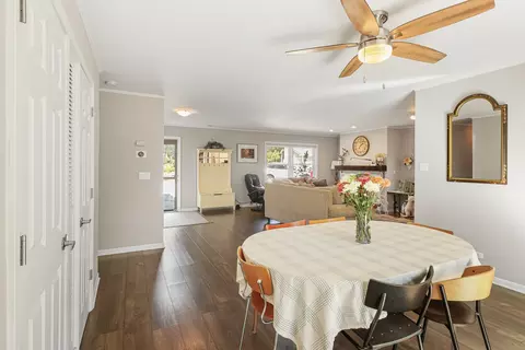 Dining - 905 Wilshire Dr, Wheeling, IL 60090 photo 1 of 2