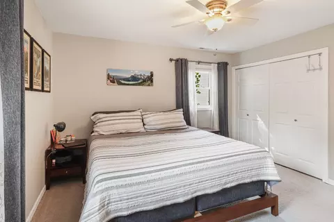 Bedroom - 905 Wilshire Dr, Wheeling, IL 60090 photo 2 of 3
