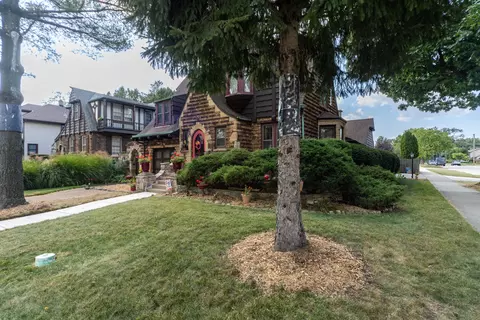Exterior - 3600 Mccormick Ave, Brookfield, IL 60513 photo 2 of 3