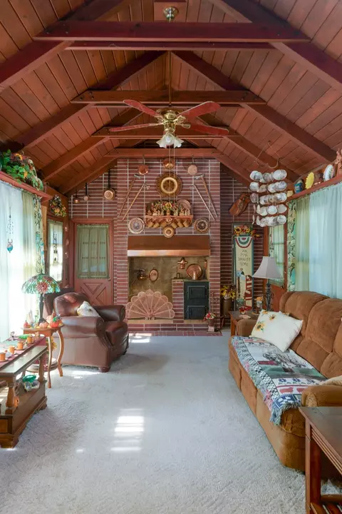 Living - 3600 Mccormick Ave, Brookfield, IL 60513 photo 1 of 1