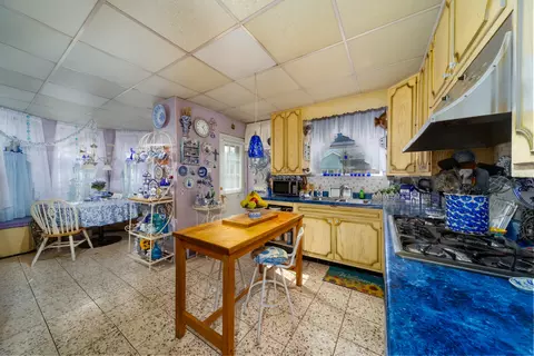 Kitchen - 3600 Mccormick Ave, Brookfield, IL 60513 photo 1 of 1