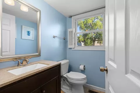 Bath - 1088 Captains Ln, Wheeling, IL 60090 photo 1 of 5