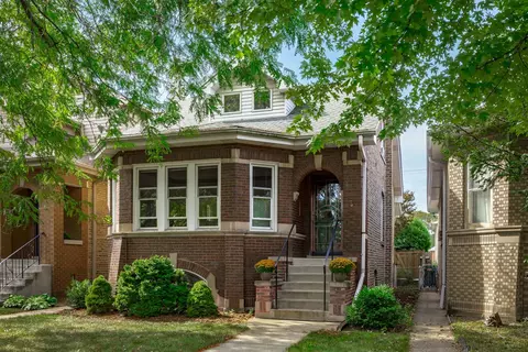 5706 N Moody Ave, Chicago, IL 60646