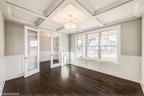 352 61st Street Rd, Willowbrook, IL 60527 photo 3