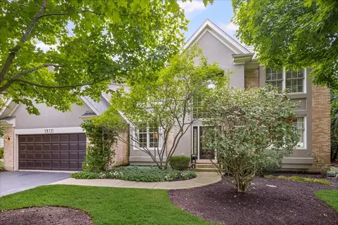 1917 Halifax St, Libertyville, IL 60048