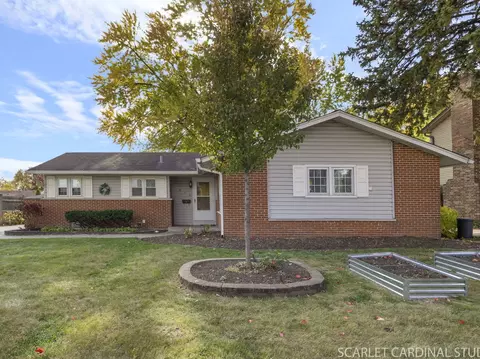 619 Oakton St, Elk Grove Village, IL 60007