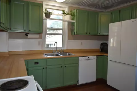 Kitchen - 112 W 3rd St, Gridley, IL 61744 photo 3 of 4