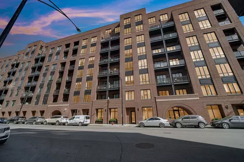 323 S Racine Ave #5A, Chicago, IL 60607