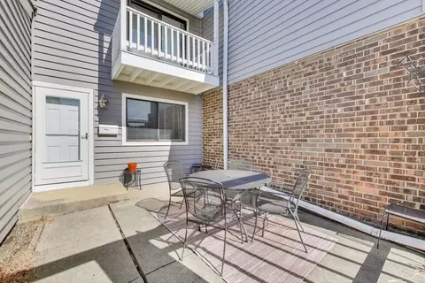 Exterior - 452 Hickory Dr, Wheeling, IL 60090 photo 1 of 2